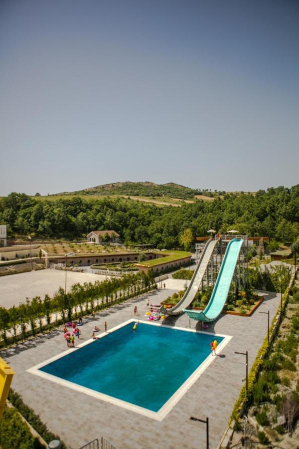 Equos Resort Hotel Tirana Exterior foto